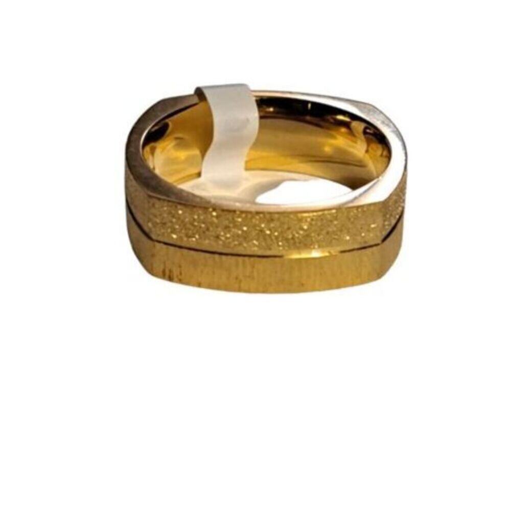 New stainless steel‎ gold toned ring size 7